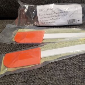 Pampered Chef Orange Spatula Set & Adkustable Measuring Spoon NEW